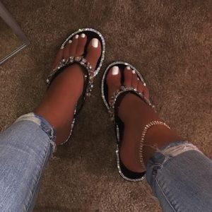🔥NEW🔥 Diamond Trim Sandals- Black.😍😍